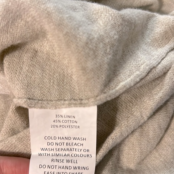 Zaket & Plover dolman batwing sleeve sweater. - Picture 12 of 12